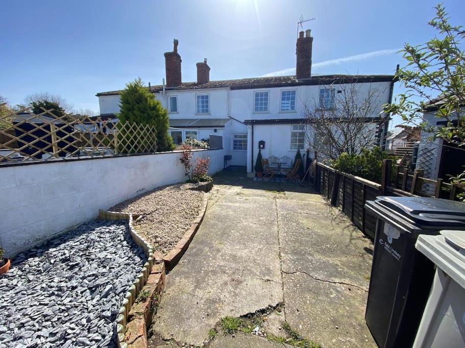 Quaint Beachside Cottage Chapel St. Leonards Extérieur photo